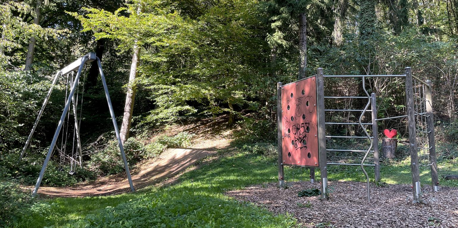 Schaukeln und Klettern Naherholungsgebiet Dröschede